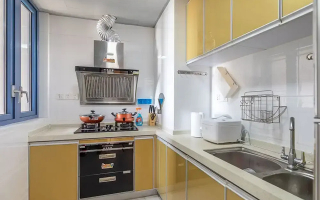 Locals Boutique Apartment Jiuzhou Port.1