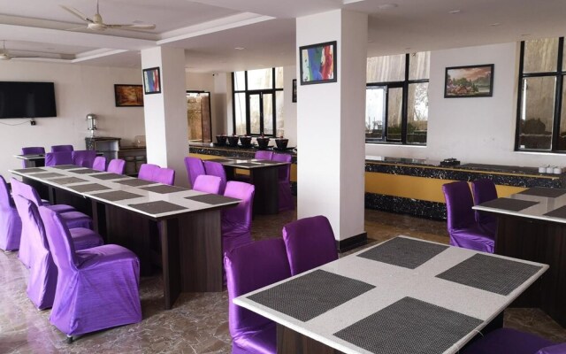 Dal Lake Resort