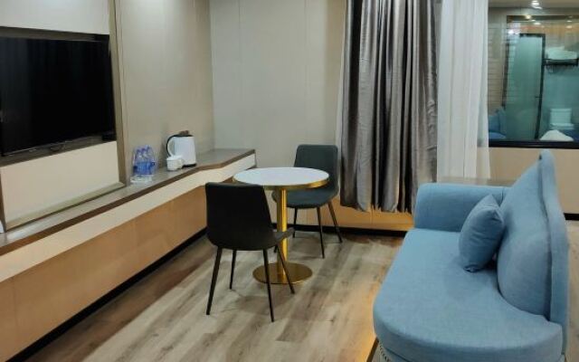 Guibei Scenery Grand Hotel (North Railway Station Zhonghao International)