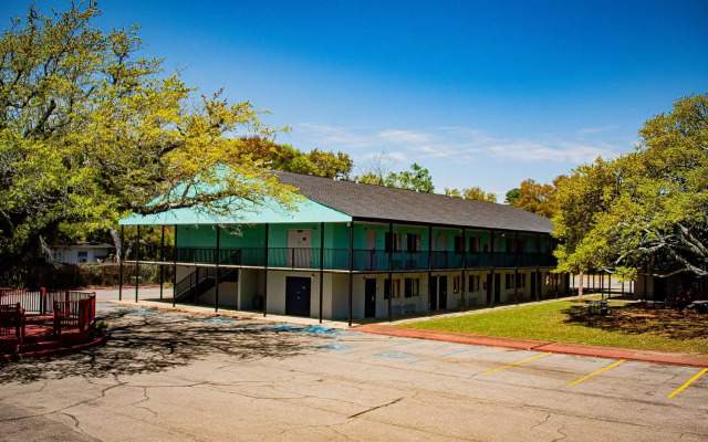 Biloxi Beach Hotel
