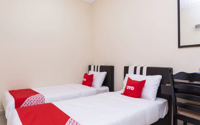 OYO 89536 Hazris Hotel