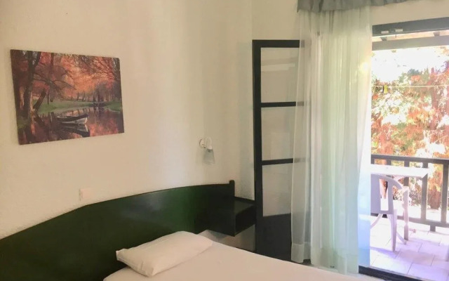 Nikos Apartments
