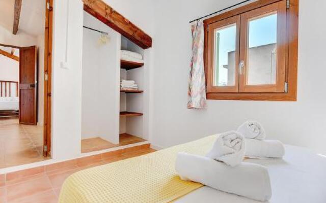 Pilar House