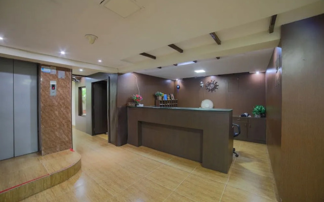 OYO 46286 Hotel Royal Regency