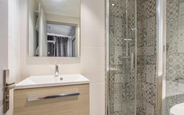 Modern 1br with terrace and a breathtaking view in Annecy