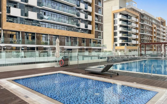 1Br Azizi Riviera B7, Pool View