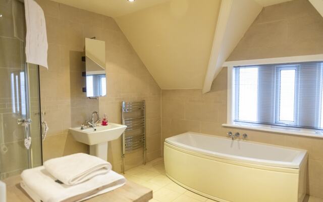 The Apartment No 2 The Old Red King Pub