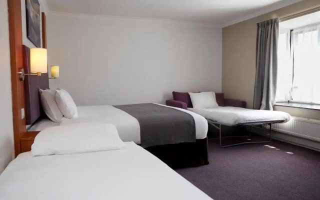 Wheatsheaf Hotel