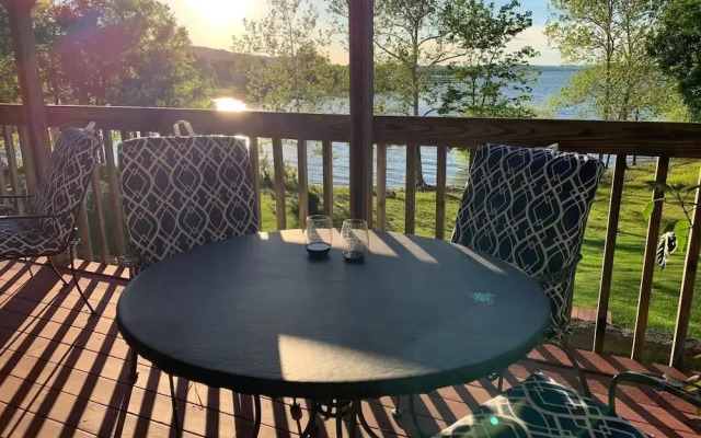 Red Bud Cove Bed & Breakfast Suites