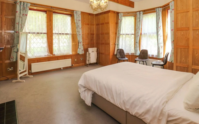 Highwood Lodge