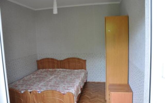 Guesthouse on Krasnykh partizan 4