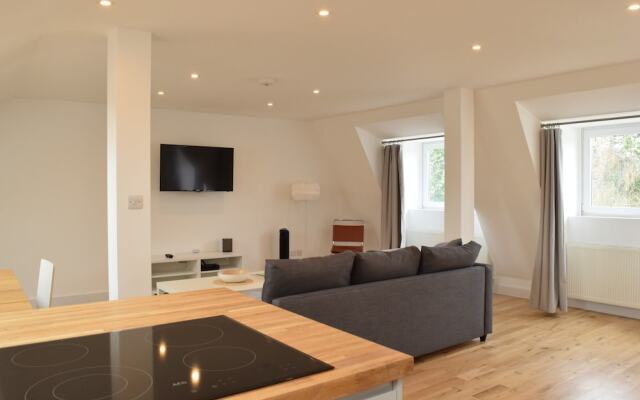 Modern 2 Bedroom Apartment in Balham