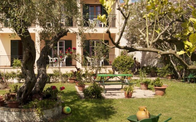 Maria's Apartments