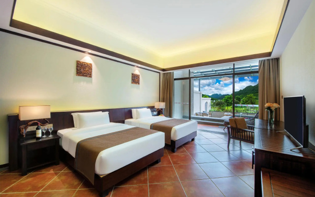 LN Dongfang Hot Spring Resort
