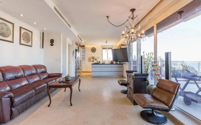 Jaffa Family Penthouse, sea front , 3BR, 2BA,