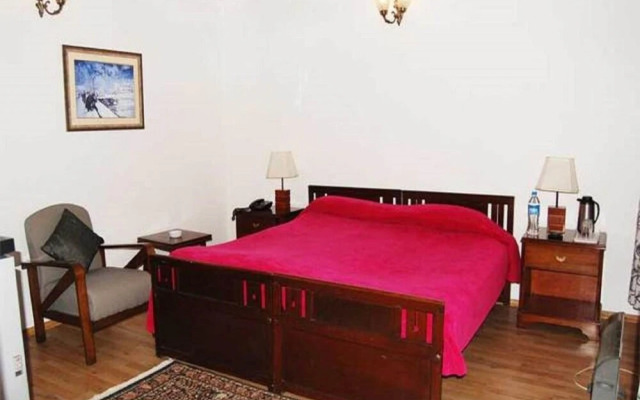 Nedous Hotel