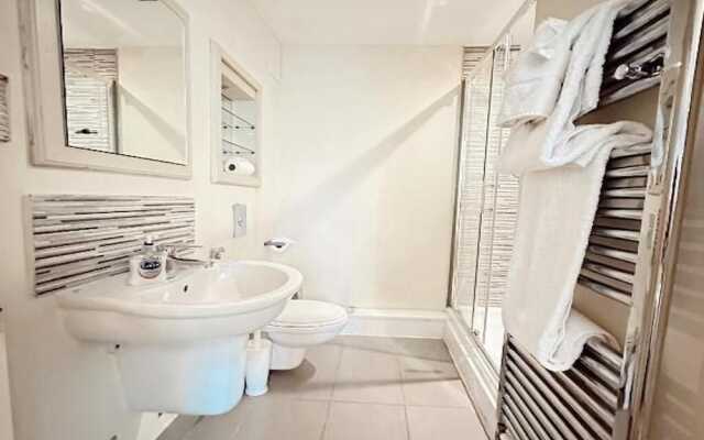 Canary Wharf Apartments
