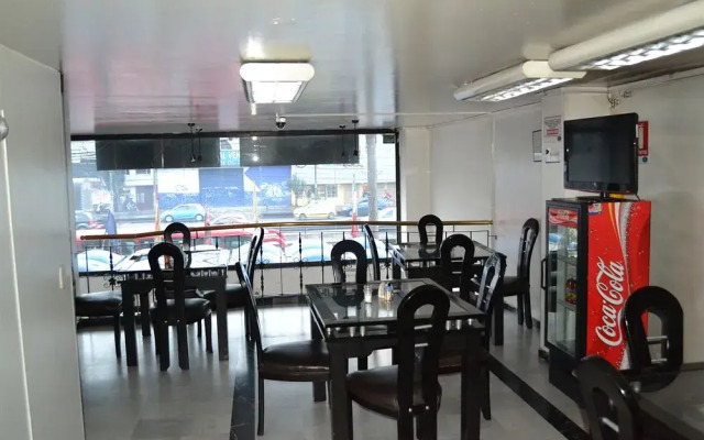 Ayenda 1030 Elegant Suites