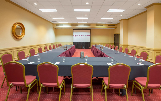 Crowne Plaza Cleveland Airport by IHG