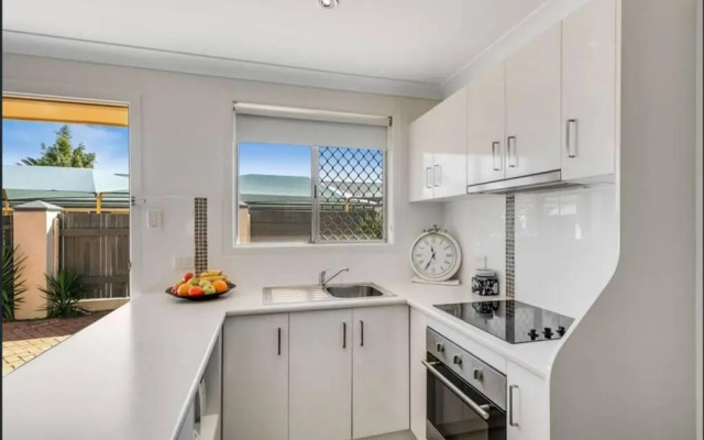 Tourist Road - 2 Bedroom Unit - WiFi