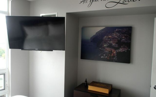 Amazing 2BR Condo with Stunning Views
