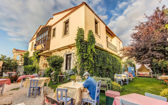 Sardunaki Konak Hotel