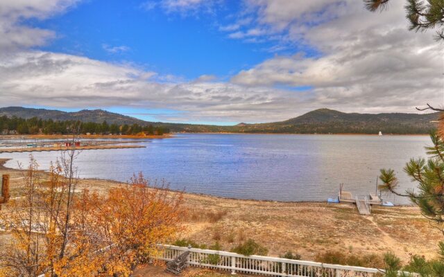 No. 5 Lake Front Dream Cabin Cabin