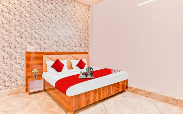 OYO Flagship 703742 Hotel C.r.k Inn