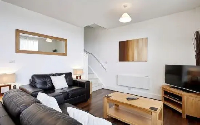 Viridian Apartments in Basingstoke Serviced Apartments - Skyline Plaza