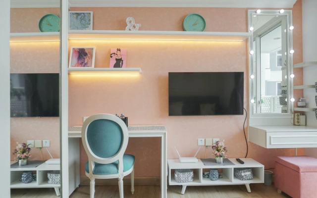 Modern and Stylish Studio at West Vista Apartment