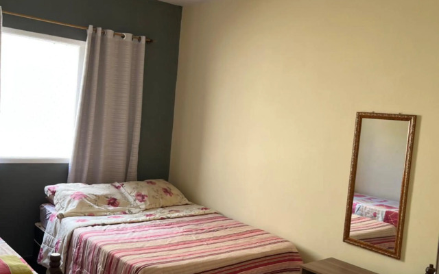 Apt TOTA 3 min Praia grande piscina e churrasqueira