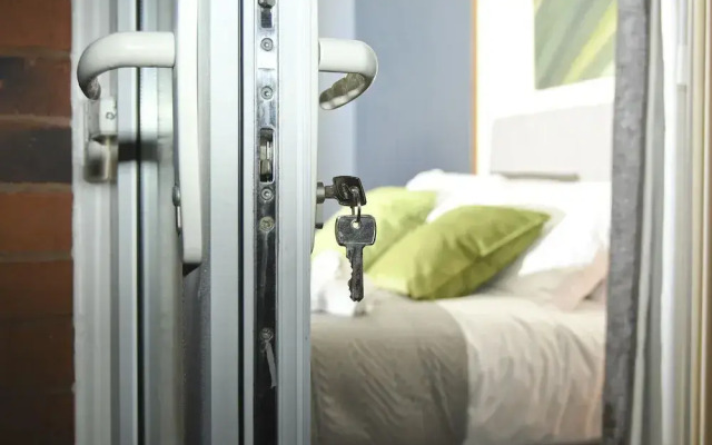 Warrington Suites by Relax Stays