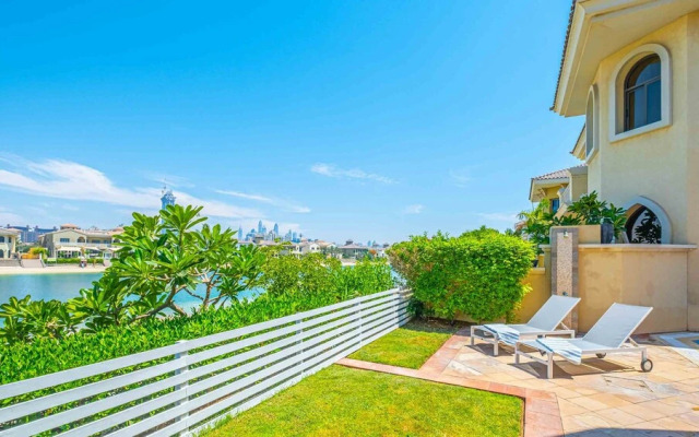 LUX Holiday Home - Frond E 1