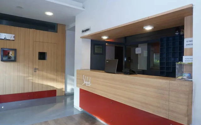 Skylark Business Hotel by OYO