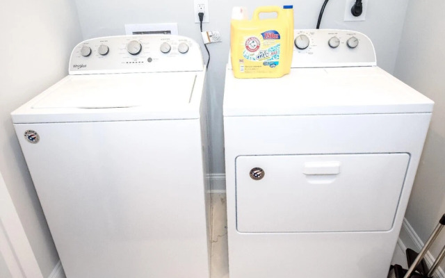 Gorgeous Home Near Streetcar & French Quarter!