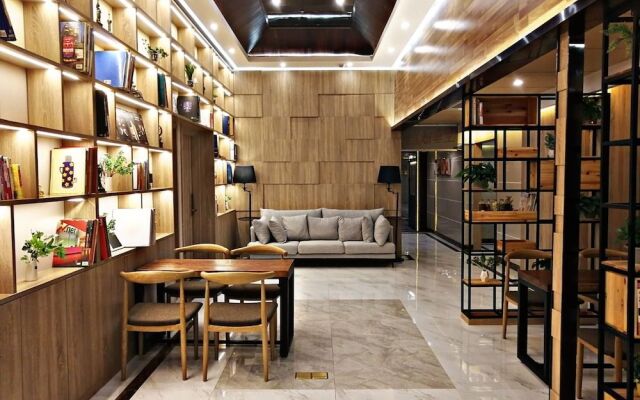 Shanghai Yiju Hotel