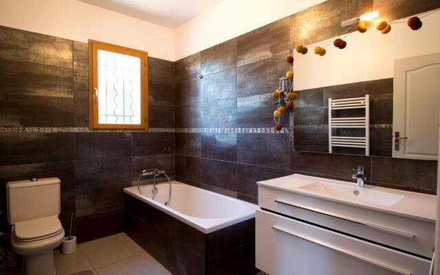 Jolie Maison avec piscine à 10min d’Aix enProvence