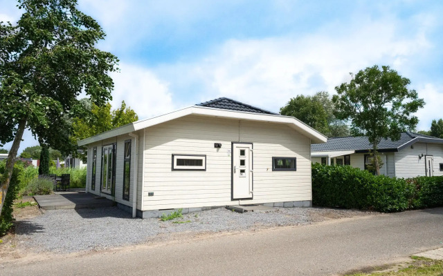 Well-kept Chalet not far From the Biesbosch