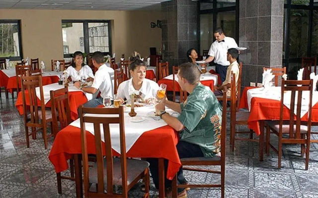 Hotel Rancho el Tesoro