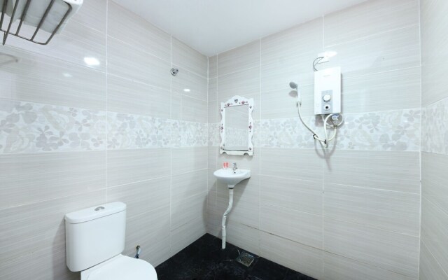 OYO 1136 PD Star Hotel