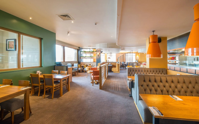Premier Inn Swansea Waterfront