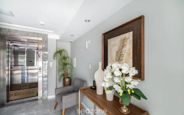 2BR Apt With BBQ in Meia Praia Mlo0601