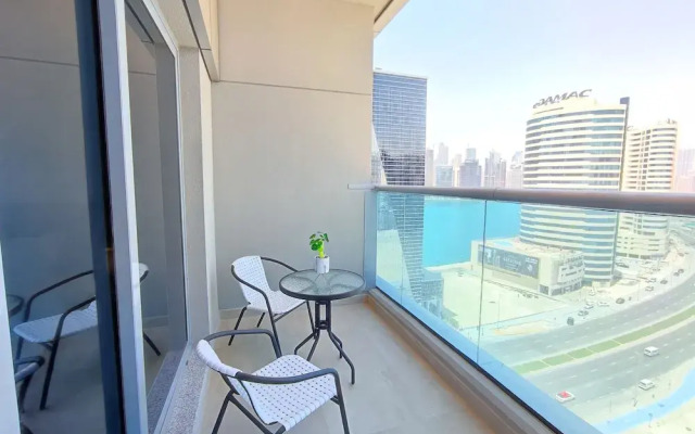 SuperHost - Elite Studio With Balcony Overlooking the Canal