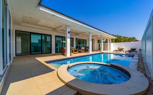 Modern Large 2 Bedroom Pool Villa - PV2