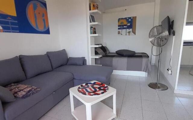 Perla's House Studio with incredible sea view