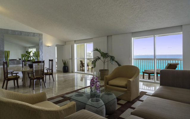 The Westin Cancun Resort Villas & Spa