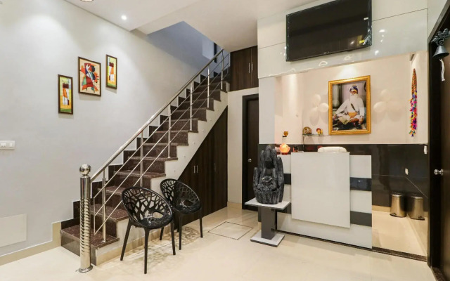 OYO 85906 Hotel Noor Residency