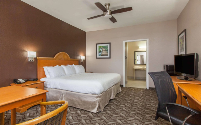 Grand Villa Inn Galleria