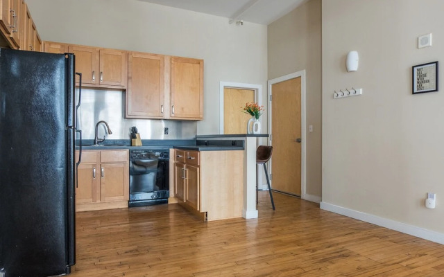 Large Open Apartments Near Ballpark Village