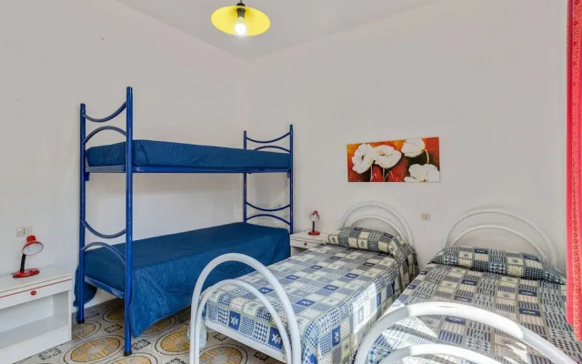 Spacious Holiday Home in Tresnuraghes near Sea
